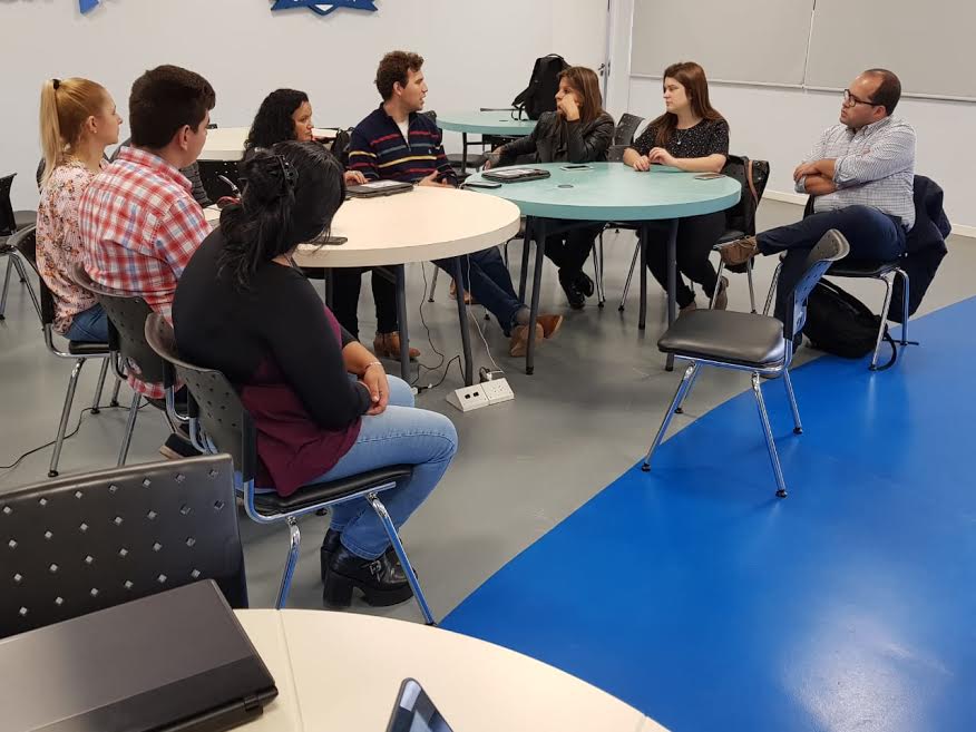 Autoridades del Instituto Pío XII de Buenos Aires visitaron la Escuela de Robótica 1 2 - 0 11 - 1