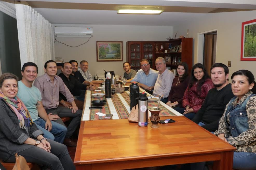 El Gobernador se reunió con el candidato a intendente de Posadas, Juan Manuel Holz 1 2 - 0 13 - 1