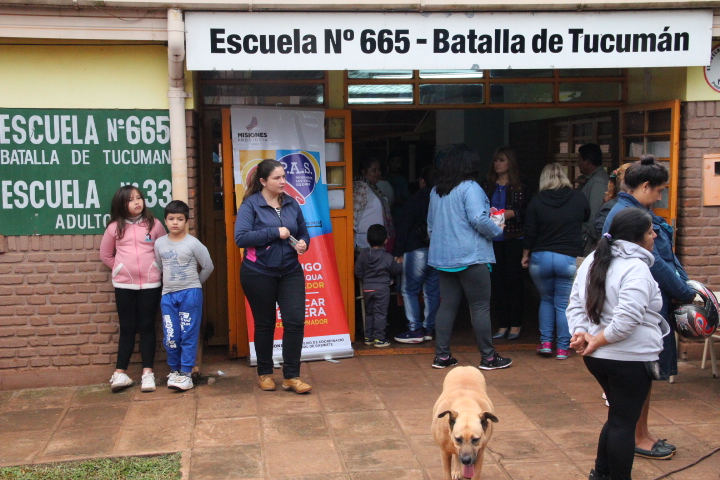Posadas: llevaron a cabo un nuevo Operativo del PAS en el barrio Parque 2 de Abril 1 2 - escuela - 1