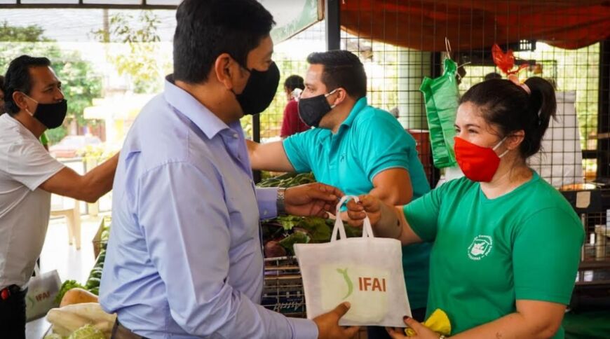 Gran agasajo para las madres en los Mercados Concentradores de Posadas y Oberá 2 4 - Agasajo 1 - 3