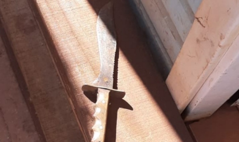 Posadas: intentaron atacar a un vecino con un cuchillo, quisieron escapar y terminaron presos 1 2 - Cuchillo - 1