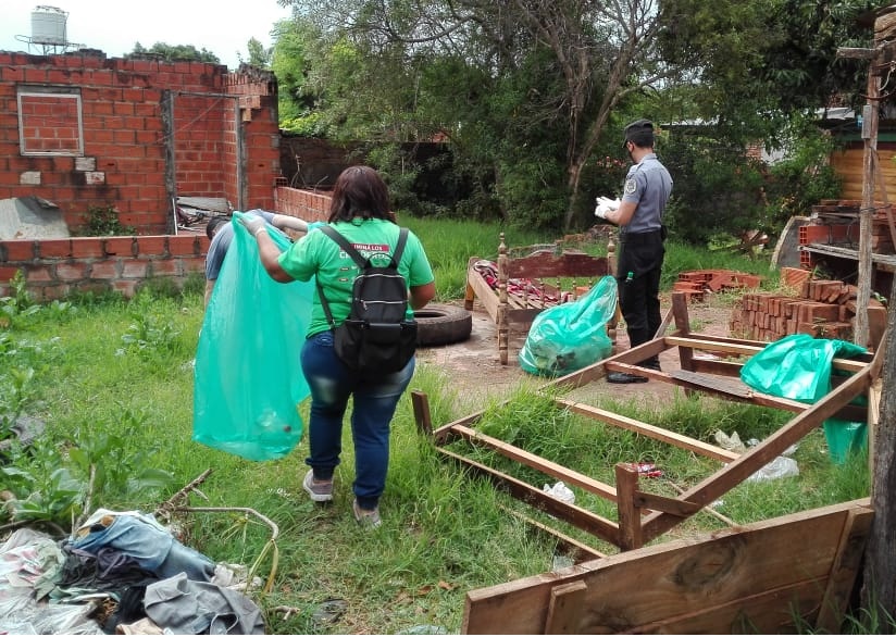 Lucha contra el dengue: agentes municipales continúan con los operativos de prevención en Posadas 1 2 - Municipalidad 1 - 1