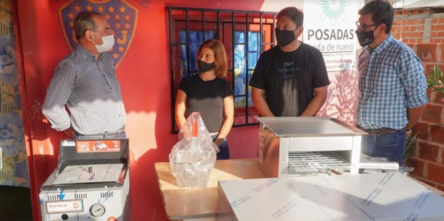 Entregaron insumos a microemprendimiento gastronómico y productora hortícola en Posadas 1 2 - Entrega de insumos 1 - 1