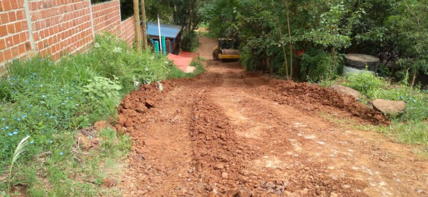 Operarios municipales realizan trabajos de mantenimiento en calles terradas de Oberá 1 2 - Caminos Terrados 1 - 1