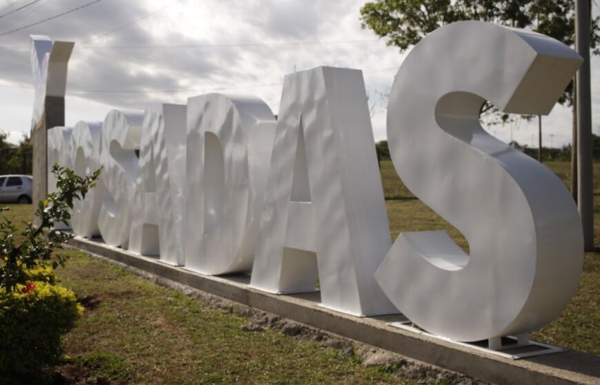 Letras corpóreas, otro de los atractivos que suman los espacios recreativos de Posadas 2 4 - Carteles en Posadas 3 - 3