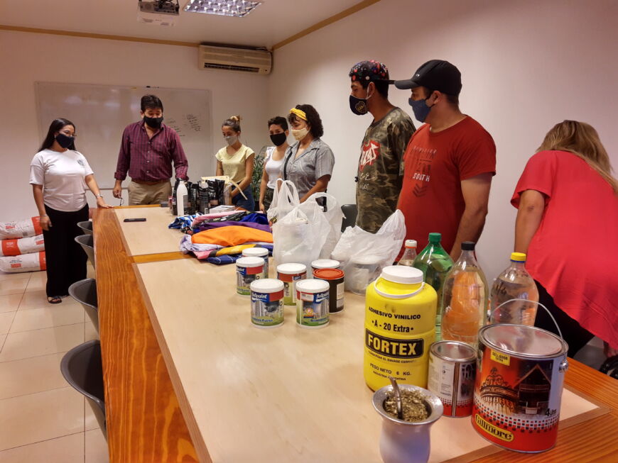 Arce entregó insumos a emprendedores de General Urquiza y Santo Pipó 3 6 - Entrega de insumos 3 1 - 5