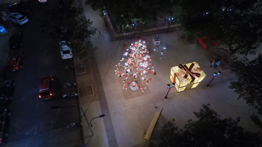 Operarios municipales embellecieron diferentes sectores de Posadas con adornos navideños 2 4 - Posadas 3 - 3