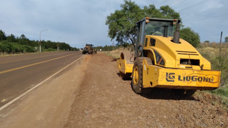 Vialidad ejecuta el mantenimiento de 270 kilómetros de banquinas en 6 rutas provinciales 1 2 - mantenimineto de banquinas - 1