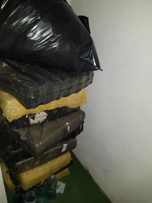 Incautaron más de 240 kilos de marihuana en un galpón del barrio Villa Bonita de Posadas 1 2 - marihuana 2 1 - 1