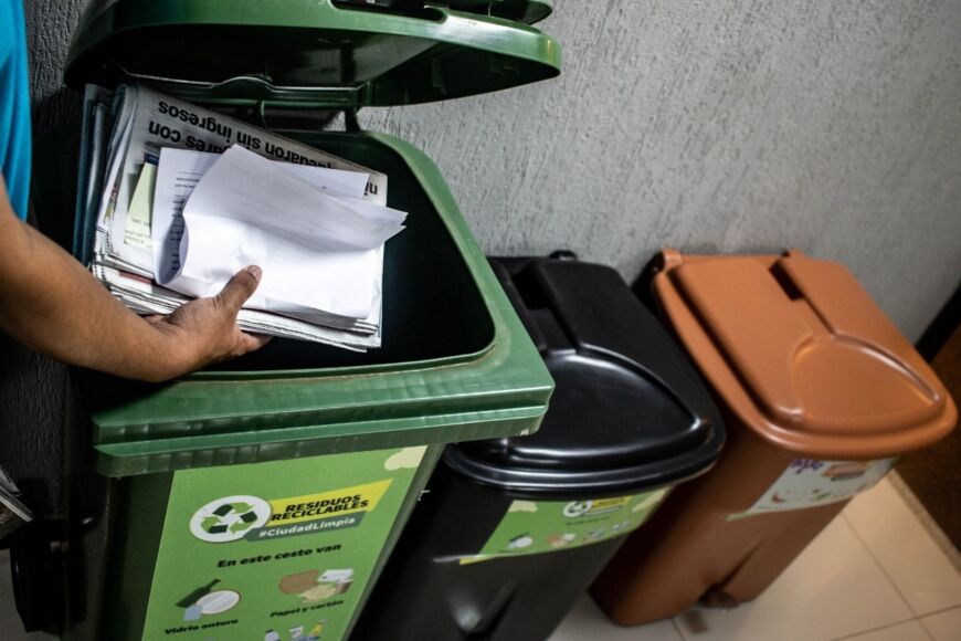 Instalaron cestos para la separación de residuos en la Municipalidad de Posadas 1 2 - Separacion de residuos 1 - 1