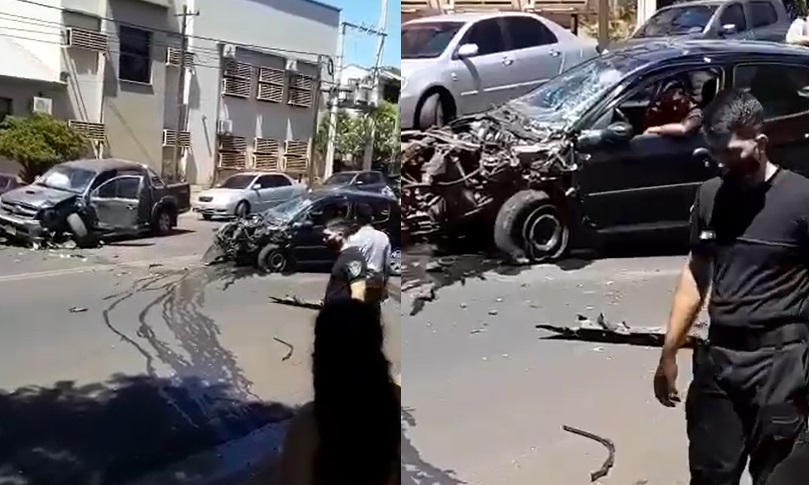 Posadas: fuerte choque entre una camioneta y un auto en avenida Tacuarí 1 2 - chque - 1
