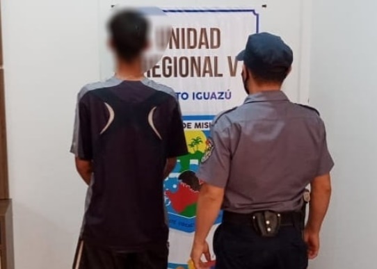 Iguazú: fueron captados por las cámaras en pleno robo y terminaron presos 1 2 - Segundo detenido 2 - 1