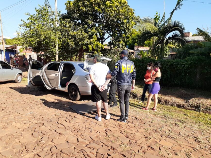 Detuvieron en Puerto Iguazú a prófugo con pedido de captura internacional por abuso sexual 1 2 - Detenido foto 2 - 1