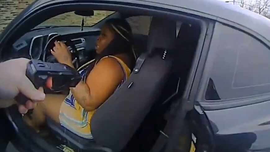 Video: un policía de EE.UU mató a una afroamericana que le disparó durante una requisa 1 2 - eeuu 1 - 1