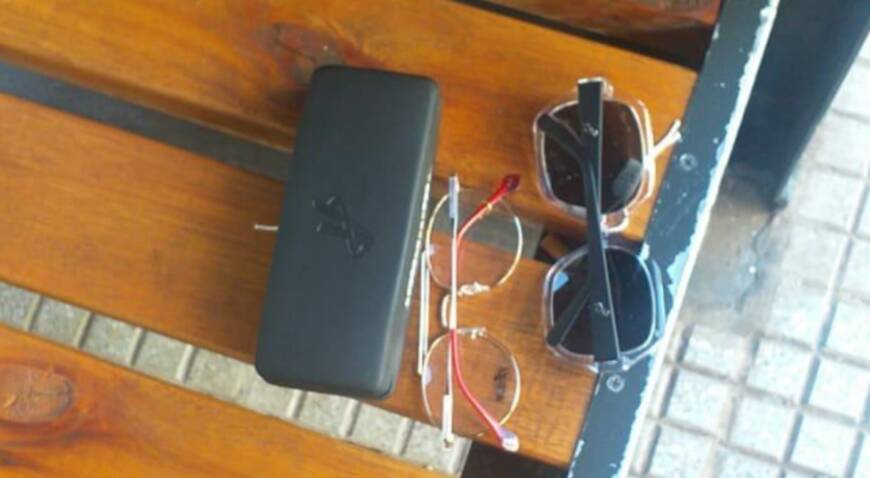 Intentaron escapar en un colectivo con objetos robados de una óptica y fueron detenidos en Posadas 1 2 - Objetos robados 1 - 1