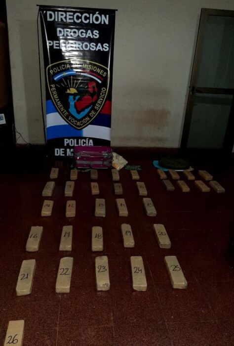 Atraparon a "motonarcos" con más de 28 kilos de marihuana en Posadas 1 2 - droga - 1