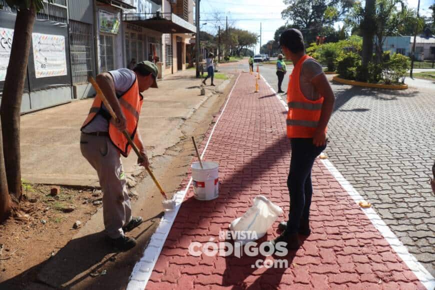 Posadas: instalaron delimitadores viales en las bicisendas de la avenida Tomás Guido 1 2 - delimitadores viales 1 - 1