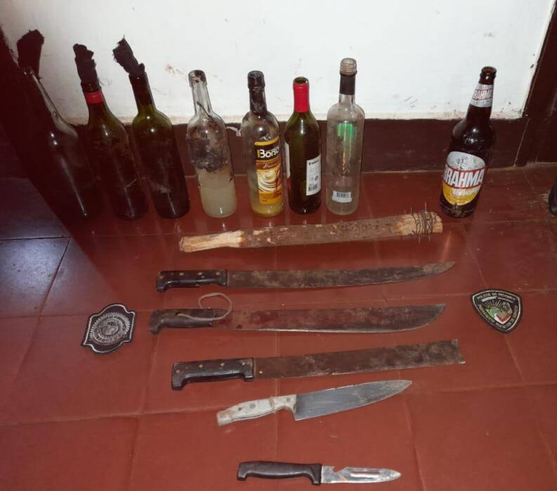 Apresaron a 12 jóvenes que ocasionaban disturbios en Garupá 1 2 - detenidos 2 1 - 1