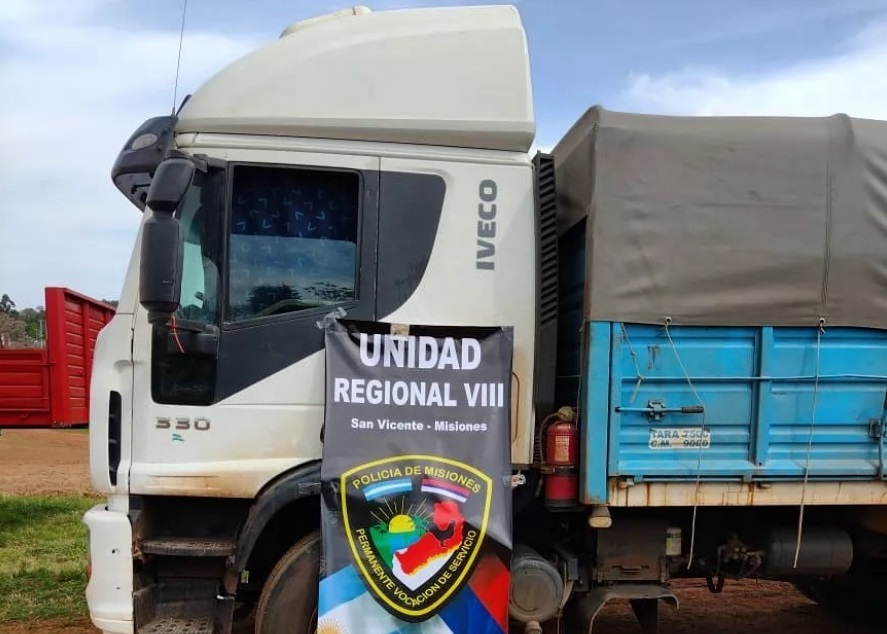 Retuvieron dos camiones con carga ilegal de maíz en San Vicente 1 2 - Segundo camion - 1