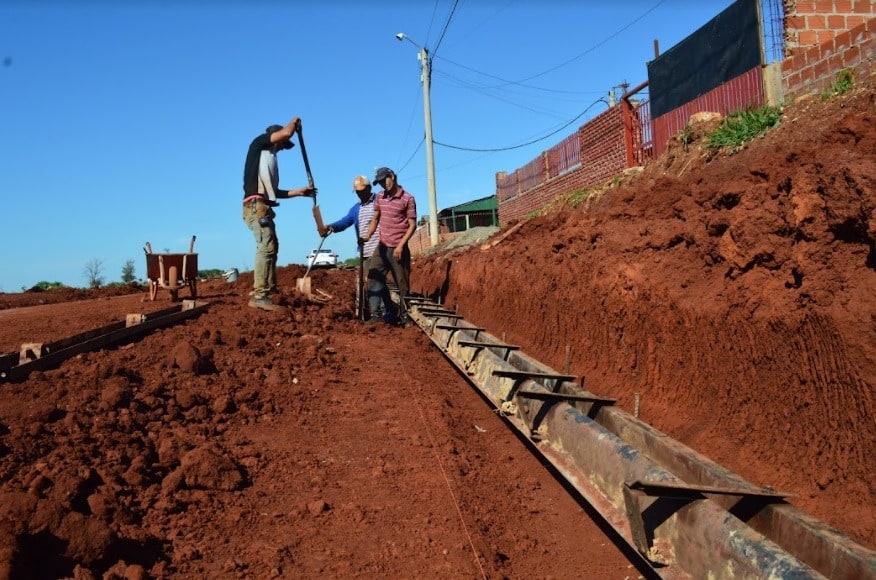 Desarrollan obras de urbanización en el barrio Giovinazzo de Posadas 1 2 - obras de urbanizacion 1 - 1
