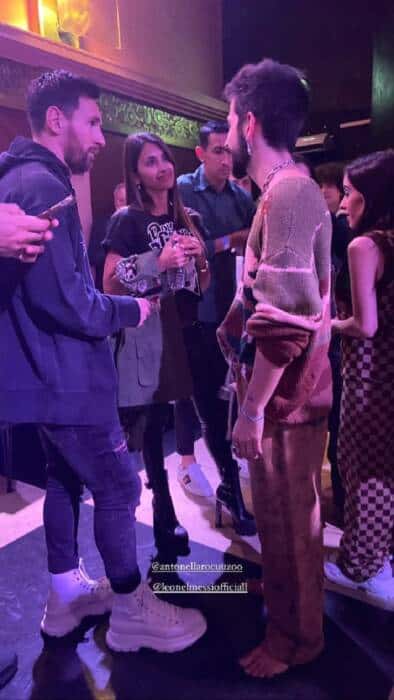 Messi fue a ver a Camilo con Antonela y todos hablan de sus pies 1 2 - fapn7kywqaq nnyjpg - 1