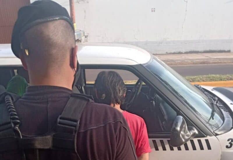 Sustrejaron cerámicas de un corralón posadeño y terminaron presos 1 2 - Detenido 2 1 - 1