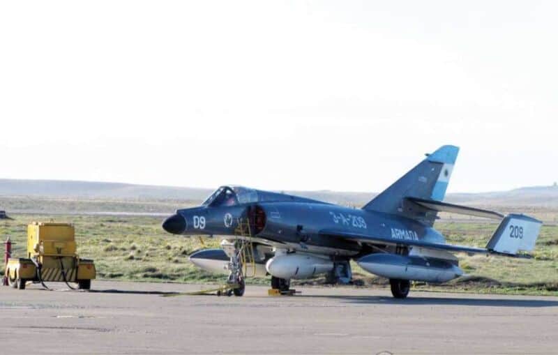 Argentina compró cinco aviones de guerra por 14 millones de dólares que nunca volaron 1 2 - avion - 1