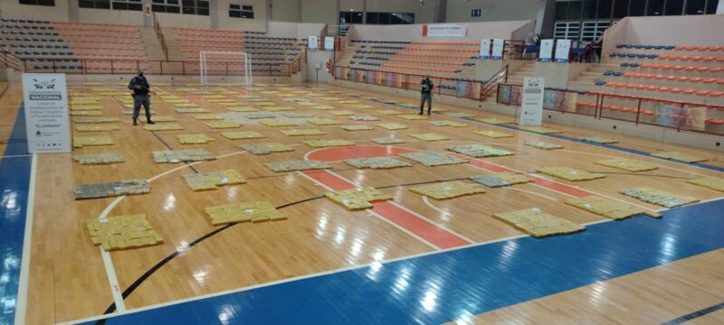 Detectan un acopio de más de dos toneladas y media de marihuana en zona de Colonia Delicia 1 2 - marihuana - 1