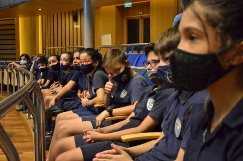 <strong>Aprender en las visitas guiadas a la Legislatura “es más fácil y divertido”, aseguran los estudiantes</strong> 18 36 - ED4F7264 2FA1 4DC9 9A1A A53DA8154456 - 35
