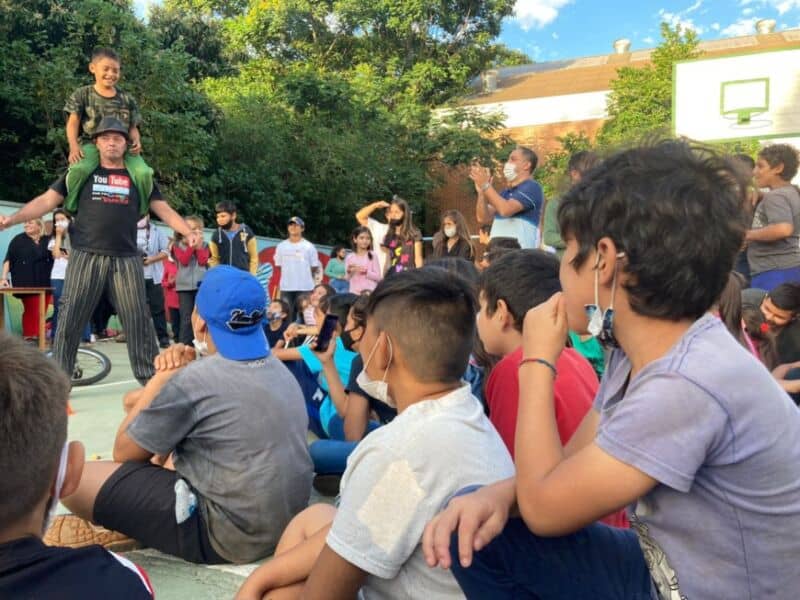 La “Kermese del Hogar de Día” y el “Concejo Sale a la Cancha” reunieron a unos 800 niños, adolescentes y adultos 6 12 - Kermes y concejo sale a la cancha 7 - 11
