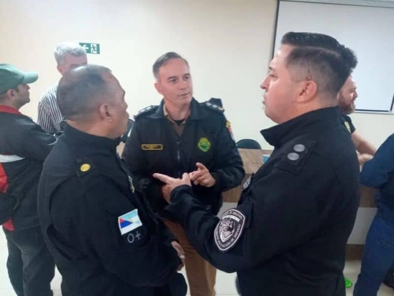 Fuerzas de Argentina y Brasil se reunieron en Bernardo de Irigoyen para fortalecer la seguridad en las fronteras 2 4 - Seguridad 1 - 3