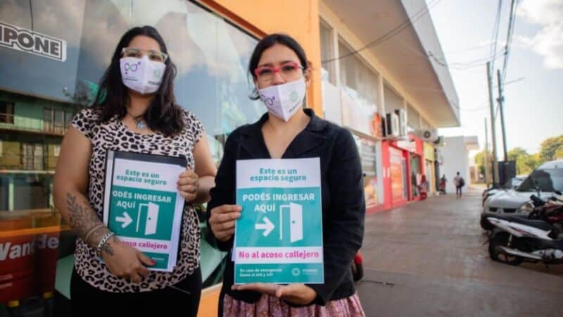 Posadas: ya son más de 300 los comercios adheridos al Programa Municipal contra el Acoso Callejero 1 2 - acoso callejero 3 - 1