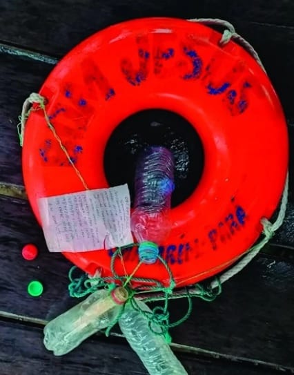 Brasil: el mensaje en una botella que le salvó la vida a seis náufragos 1 2 - mesane - 1