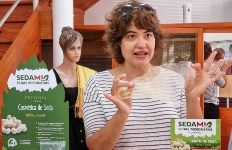 Autoridades del IFAI analizaron la producción del emprendimiento "Sedas de Misiones" 1 2 - IFA 1 - 1