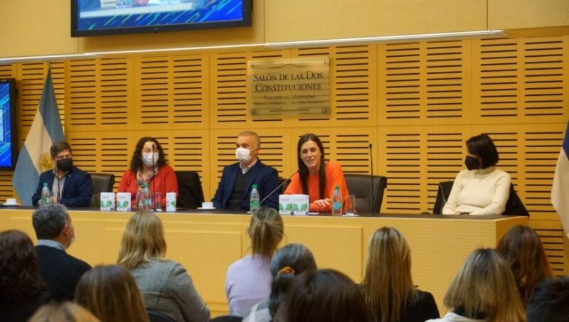 Concientizaron en la Legislatura sobre la higiene menstrual 2 4 - SALUD MENSTRUAN 2 - 3