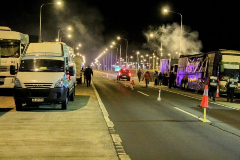 Camioneros de Misiones levantaron la medida de fuerza tras acordar una mesa de diálogo 1 2 - camioneros 1 - 1