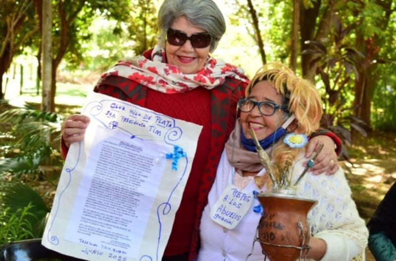 Realizaron en Posadas una jornada recreativa por el Buen Trato al Adulto Mayor 1 2 - Adulto 1 - 1