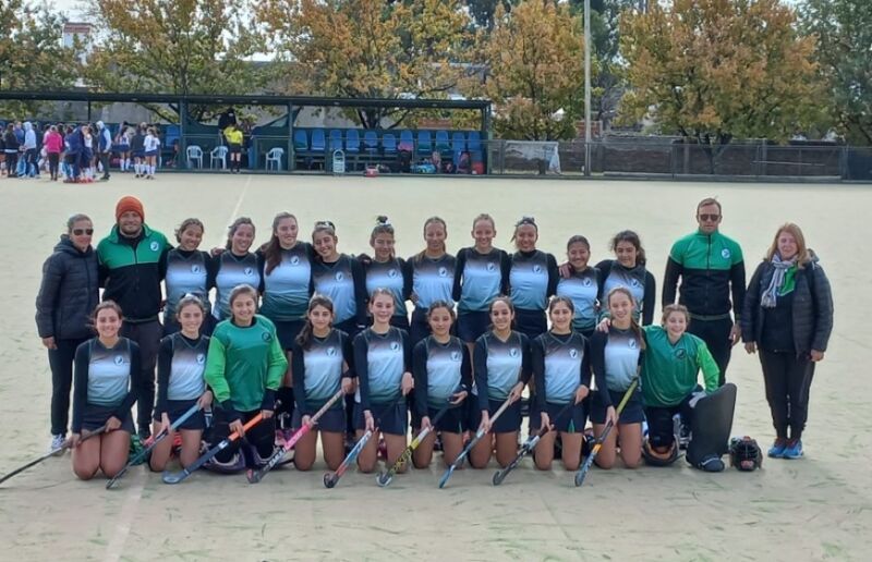 Triunfazo de Misiones en su debut en el Regional Sub 16 de hockey en Concordia 2 4 - Hockey 3 - 3