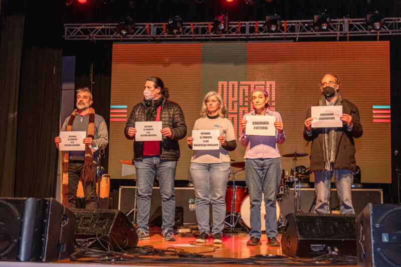 El Montoya volvió a brillar con música del Litoral: fuerte llamado a defender la Soberanía Cultural 1 2 - VHP 8737 - 1