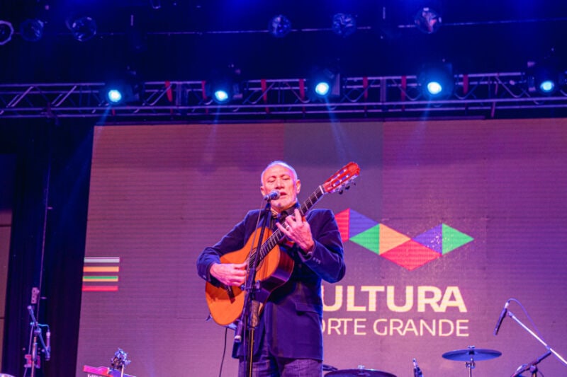 El Montoya volvió a brillar con música del Litoral: fuerte llamado a defender la Soberanía Cultural 2 4 - VHP 8806 - 3