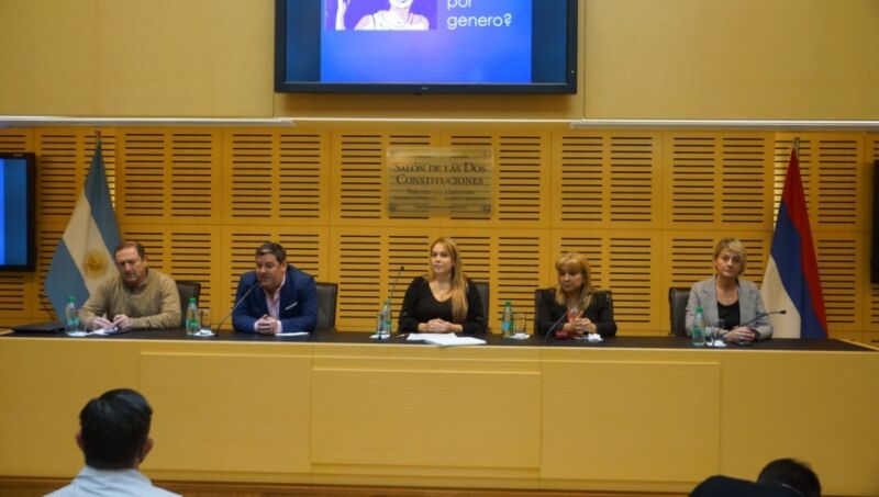 Ley Micaela: agentes de la Legislatura participaron de la capacitación provincial 2 4 - capacitacion ley micaela 2 - 3