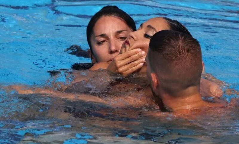 El dramático rescate de una nadadora que se desvaneció y casi muere ahogada 1 2 - deportes nadadora3 - 1