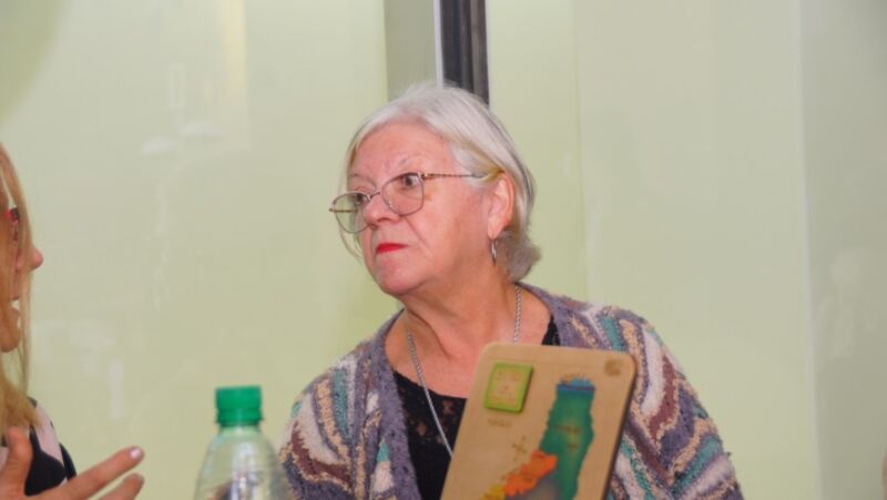 Escritores misioneros expusieron sus obras en la Legislatura 8 16 - escritores misioneros 9 - 15