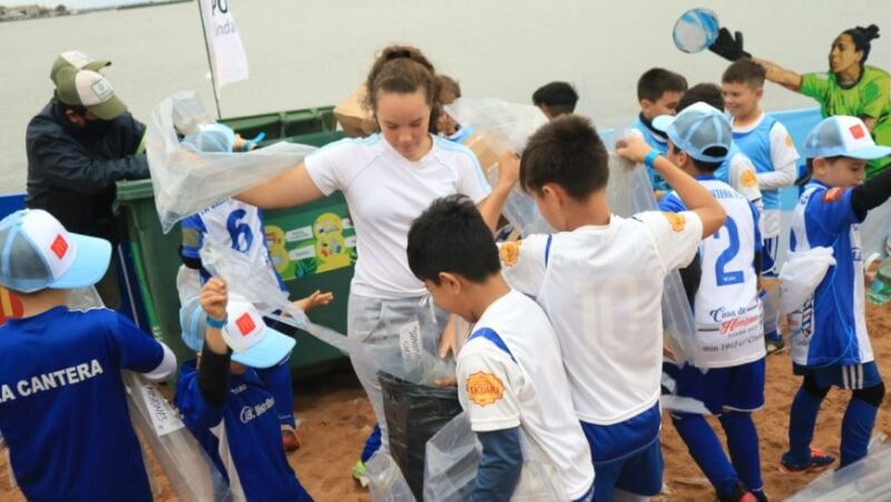 Más de 100 niños participaron de clínicas de fútbol infantil en Posadas 3 6 - futbol infantil 4 - 5