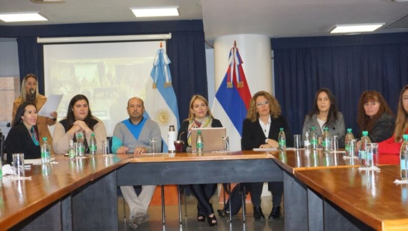 Legislatura: brindaron una charla por el Día del Psicólogo Social 1 2 - psicologo 5 - 1