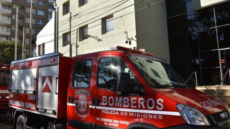Realizaron simulacro de incendio en la Legislatura misionera 9 18 - simulacro 3 - 17