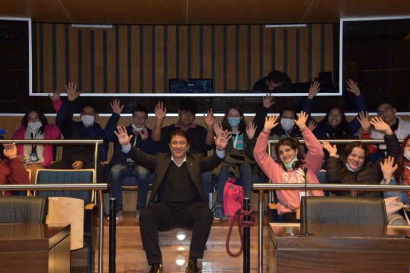 Más de 50 jóvenes becados por la Asociación Sanmartiniana de Misiones visitaron la Legislatura 4 8 - visita 5 - 7