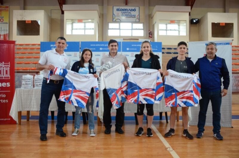 Eldorado: deportistas del programa de Estímulo recibieron indumentaria 2 4 - Indumentaria Eldorado Becas 2 - 3