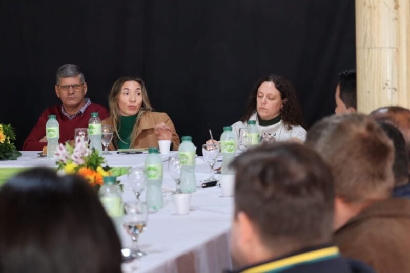 Fortalecimiento de la gestión municipal: realizaron reunión con intendentes de la zona norte 3 6 - Min. de Gobierno a los Municipios 9 - 5