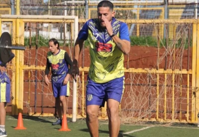 Bernal comenzó su tercer ciclo al frente de Bartolomé Mitre en el "Tito" Cucchiaroni 3 6 - Mitre 3 1 - 5